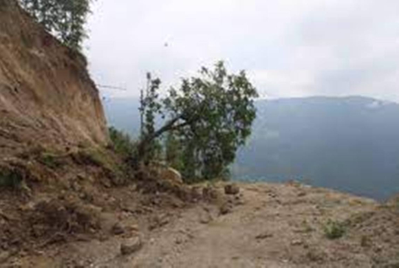 कच्ची सडकले लियो दुई वर्ष ६ महिनामा २९ जनाको ज्यान
