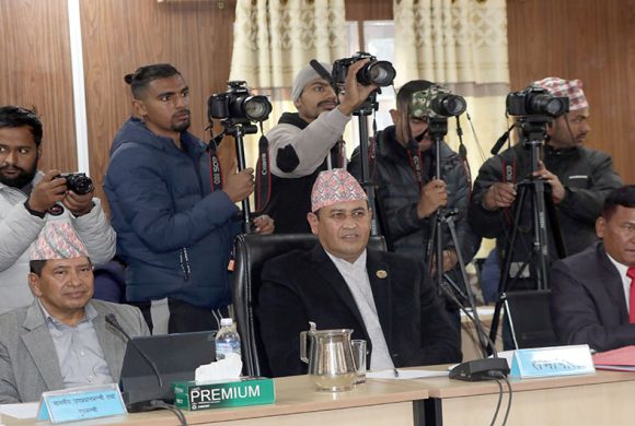 भौतिक पूर्वाधार तथा यातायातमन्त्री र श्रम मन्त्रालयको भूमिकाबारे छानबिन गर्न निर्देशन