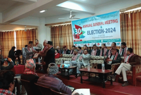 ‘टुरिष्ट गाइड’ एशोसियसनका अध्यक्षमा देवकोटा