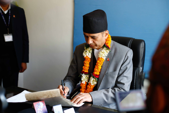 सङ्घीय संसद्को महासचिव पाण्डेयद्वारा शपथ (फोटोफिचर)