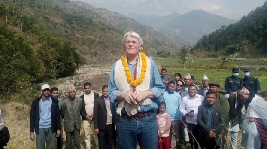 बेलायतका विकासमन्त्री दैलेखको दुर्गम गाउँ नौमूलेमा