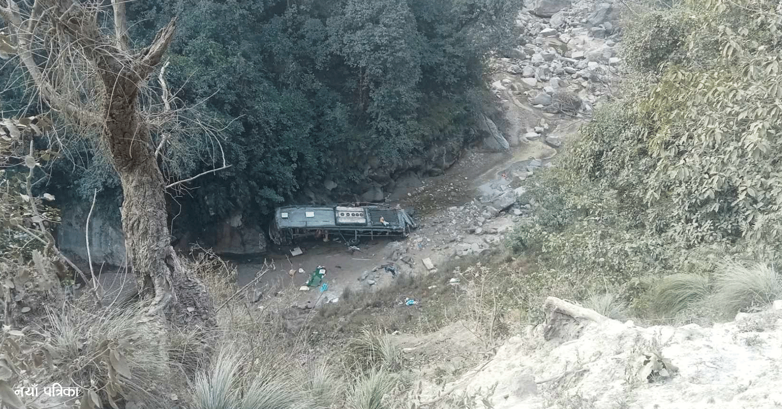 कपिलवस्तु बस दुर्घटना १० जनाको मृत्यु, ३० घाइते