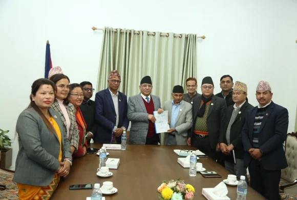 संसदीय टोलीद्वारा चीन भ्रमणको प्रतिवेदन प्रधानमन्त्रीलाई हस्तान्तरण