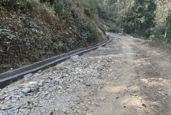 ट्रयाक खुलेको २९ वर्षपछि स्तरोन्नति हुँदै लोकमार्गको वैकल्पिक सडक