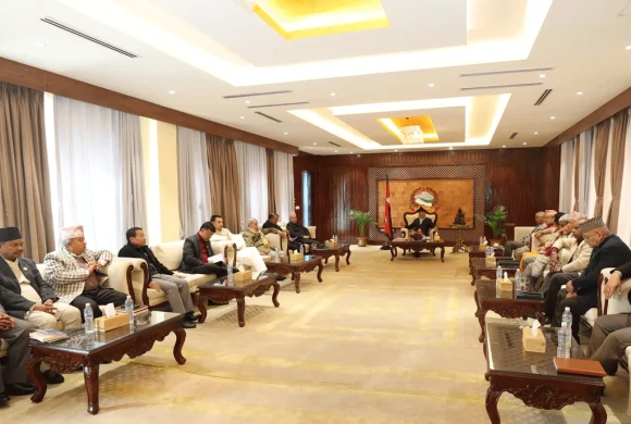 सङ्घीयता कार्यान्वयनका विषयमा प्रधानमन्त्रीको छलफल