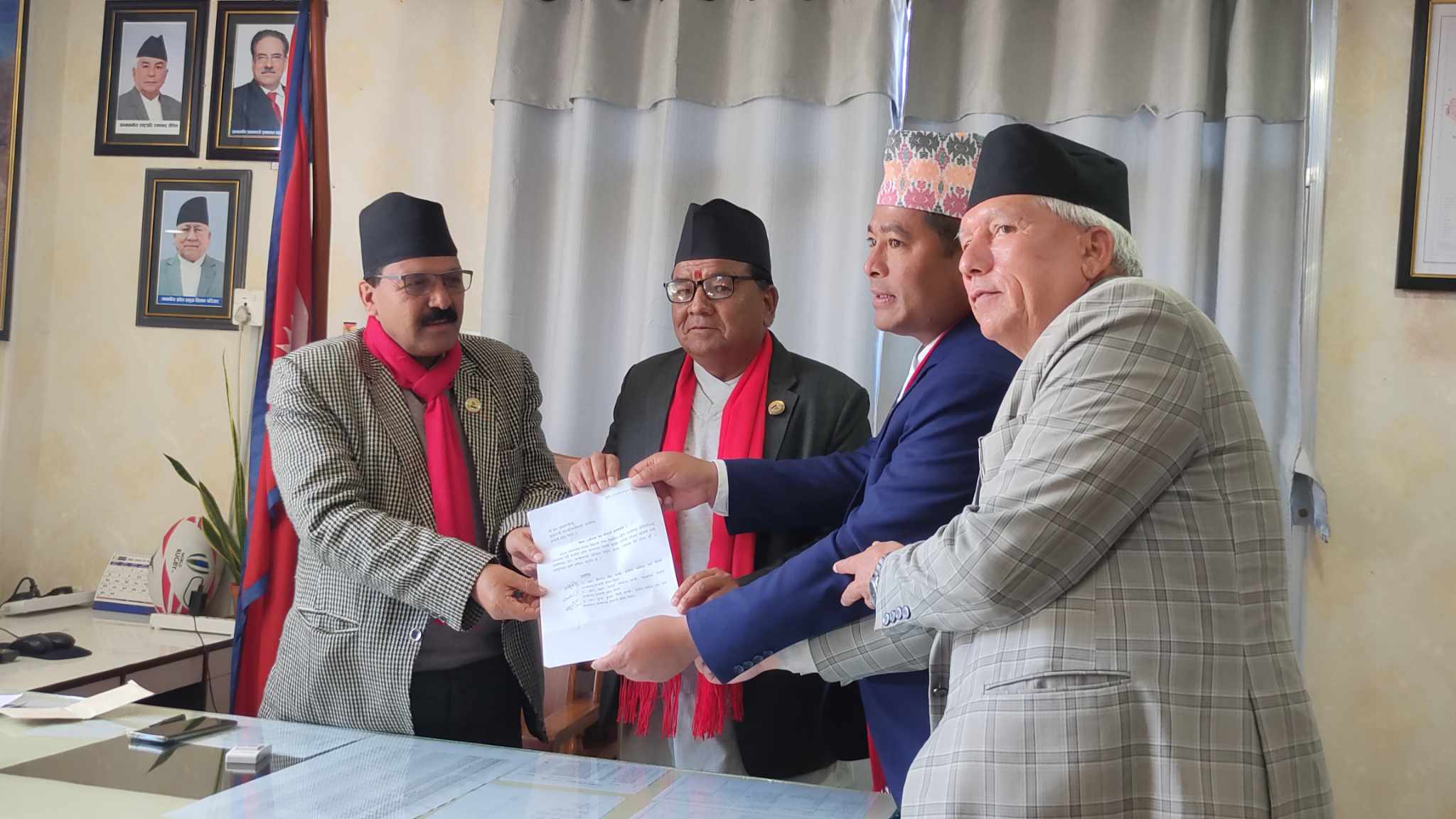 आफ्ना ३ मन्त्रीको राजीनामासँगै कर्णाली सरकारबाट बाहिरियो कांग्रेस