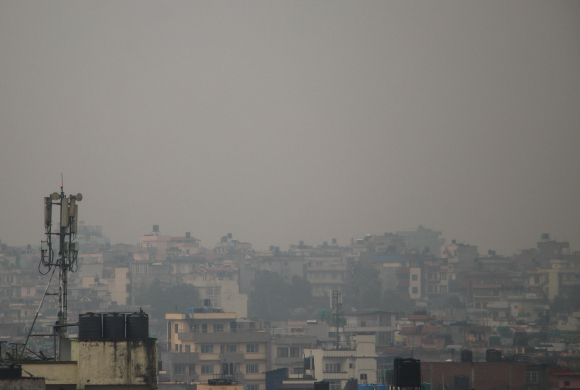 वायु प्रदूषण यस वर्षकै उच्च, डढेलो नियन्त्रण नभए अझै बढ्ने