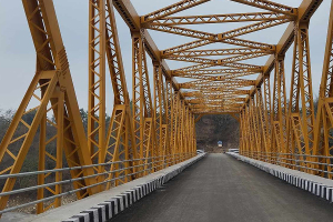 तनहुँ र चितवनलाई जोड्ने ठिमुरामा पक्की पुल