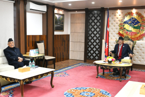 प्रधानमन्त्री दाहाल र एमाले अध्यक्ष ओलीबीच छलफल
