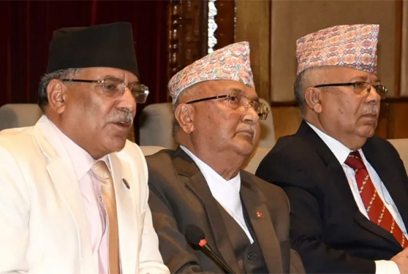 प्रचण्ड, ओली र नेपालबीच भेटवार्ता, प्रधानमन्त्रीको विश्वासको मतबारे छलफल