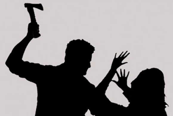 कोदालो प्रहारबाट २ कर्मचारीसहित ३ जना गम्भीर घाइते