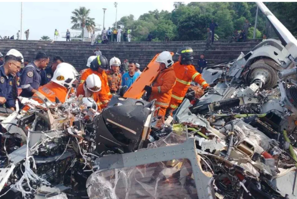 दुई हेलिकोप्टर आकाशमै ठोक्किदाँ १० मलेसियन सैनिकको मृत्यु