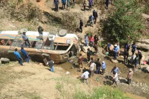 सल्यान बस दुर्घटना अपडेटः गम्भीर घाइते एकको मृत्यु