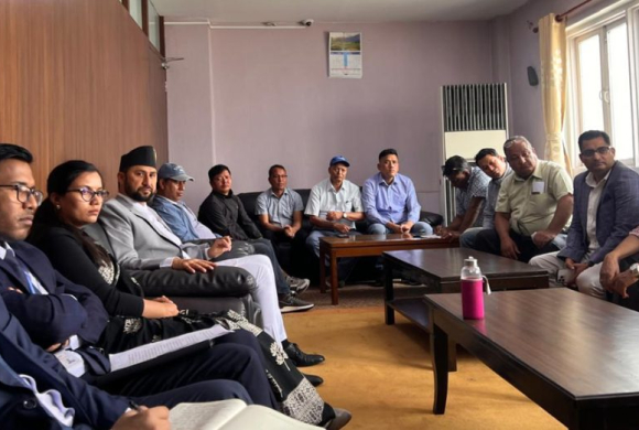 तीनकुने जग्गाको विवाद समाधान गर्न गृहमन्त्री लामिछानेको ध्यानाकर्षण