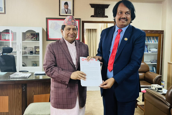 विदेशमा रहेका नेपालीले मतदान गर्न पाउने व्यवस्था मिलाउन आग्रह