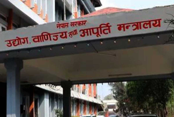 काठमाडौं उपत्यकाका उद्योग अन्यत्र सार्नुपर्छ : मन्त्री भण्डारी