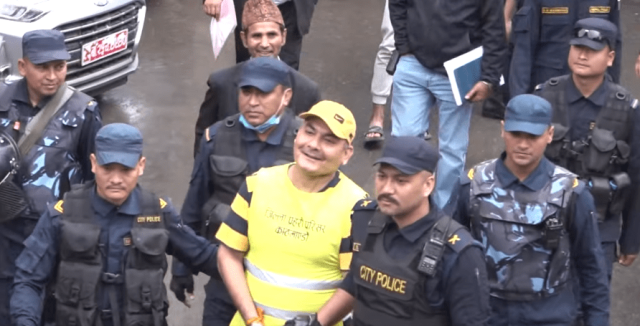 दुर्गा प्रसाईं दुई लाख रुपैयाँ धरौटीमा रिहा