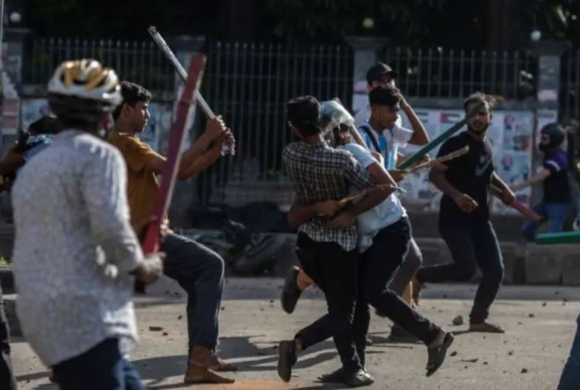 बंगलादेशको हिंसा नियन्त्रण बाहिर, चार जनाको मृत्यु