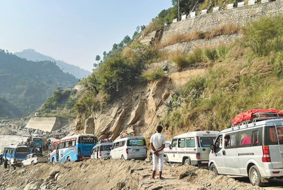बीपी राजमार्गमा भदौ मसान्तसम्म रात्रीकालीन सवारी रोक
