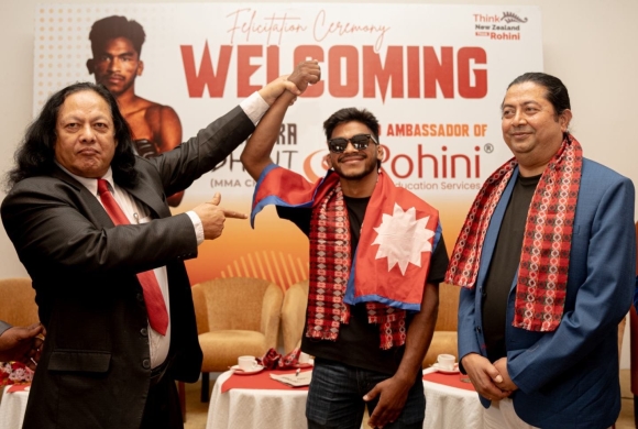 एमएमए फाइटर रविन्द्र ढाँट बने ‘रोहिणी इन्टरनेसनल एजुकेसन सर्भिसेज’का ब्रान्ड एम्बास्डर