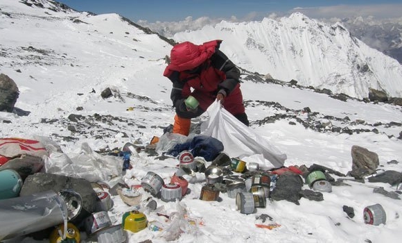 सगरमाथाको फोहर ‘ड्रोन’मार्फत संकलन गरिने