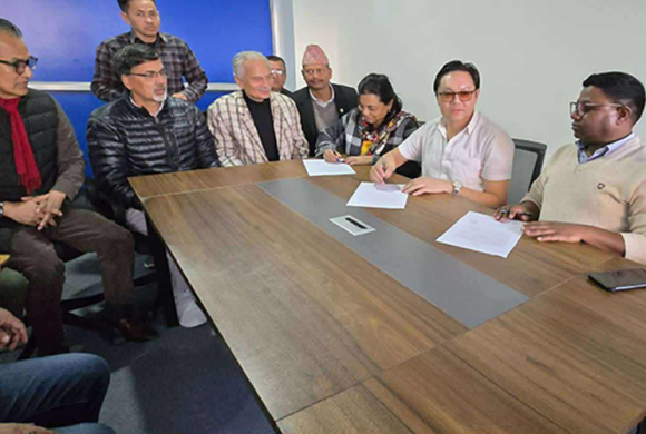 सन्तोष परियार नयाँ शक्ति–प्रगतिशील अभियानमा समाहित हुँदै, मंसिरमा एकता घोषणा