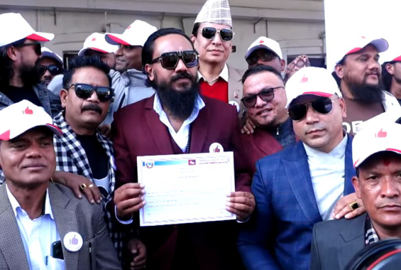 खगेन्द्र सुनार नेतृत्वकाे ‘हाम्रो पार्टी नेपाल’ले लियो दल दर्ताको प्रमाणपत्र