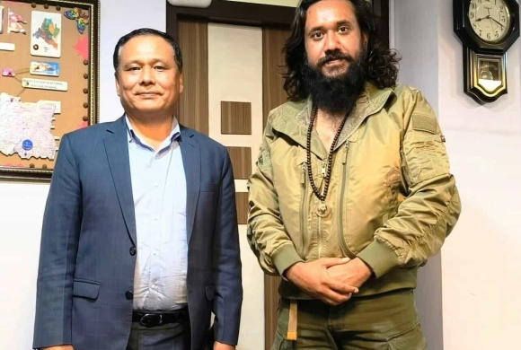 कुलमान र खगेन्द्रले गरे एउटै चिन्हबाट चुनाब लड्ने सहमति, आयोगमा दिए निवेदन