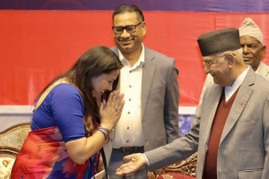 एमालेको ‘घर फर्क’ अभियानमार्फत रामकुमारी झाँक्री एमालेमा प्रवेश
