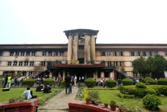 सरकारले फिर्ता बोलाएका ११ देशका नेपाली राजदूतको ‘पद’ यथावत राख्न सवोच्चद्वारा अन्तरिम आदेश