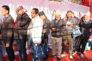 एमाले नेतृत्व चयनका लागि मतदान सुरु, ओली-पोखरेलबीच कडा प्रतिस्पर्धा