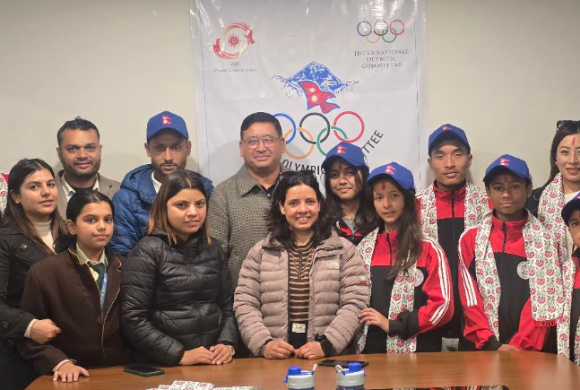 नेपाल पहिलोपटक अन्तर्राष्ट्रिय ‘आइस स्केटिङ’ प्रतियोगितामा सहभागी हुँदै