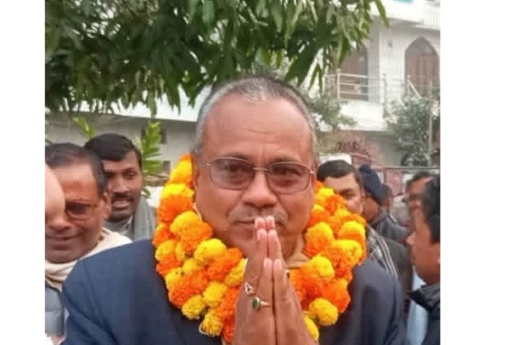 मधेस प्रदेशका नवनियुक्त मुख्यमन्त्री यादव आइतबार शपथग्रहण गर्दै