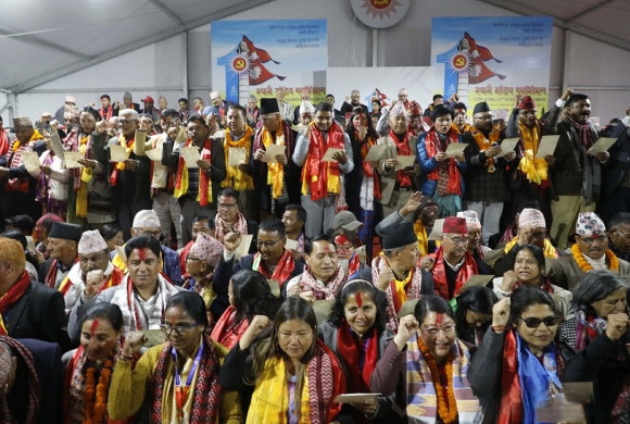 एमालेका नवनिर्वाचित पदाधिकारी तथा केन्द्रीय सदस्यले लिए शपथ