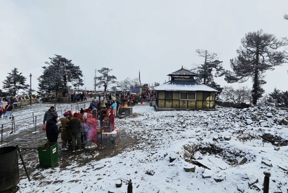 पाथीभरा क्षेत्रमा हिमपात, चिसो बढ्यो