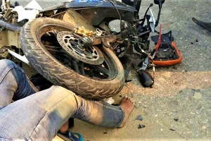 गुल्मीमा स्कुल बसले मोटरसाइकललाई ठक्कर दिँदा दुई जनाको मृत्यु