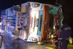 कपिलवस्तुमा बस दुर्घटनाः २६ यात्रु घाइते