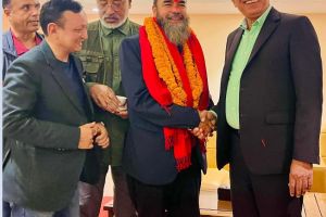 नेकपाका केन्द्रिय सदस्य तथा संविधान सभा सदस्य विनोद पहाडी एमालेमा प्रवेश