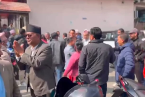 मतदाता भेट्न नेकपा अर्घाखाँचीका उम्मेदवार राजधानीमा