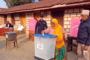 इलामकी जेष्ठ नागरिक १०७ वर्षीया विष्णुमाया बानियाँले गरिन् मतदान
