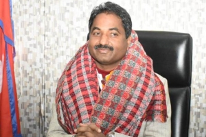 पूर्वमन्त्री प्रभु साहले ‘ट्रस्ट’ र ‘प्रतिष्ठान’मार्फत सम्पत्ति लुकाएको आरोप, सम्पत्ति छानबिनको माग