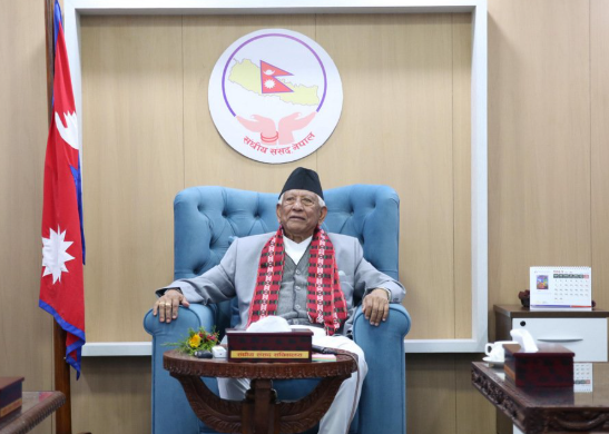 ज्येष्ठ सदस्य अर्जुननरसिंह केसीले राष्ट्रपति पौडेलबाट लिए शपथ