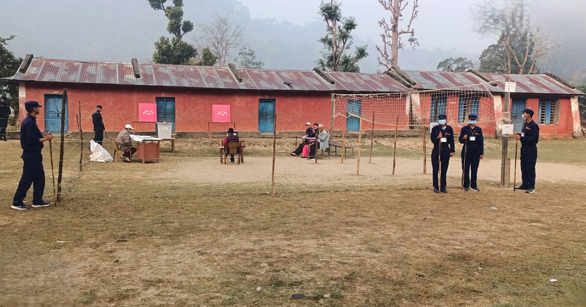 दाङका दुई केन्द्रमा अझै सुरु भएन मतदान प्रक्रिया, स्थानीयद्वारा निर्वाचन बहिष्कार