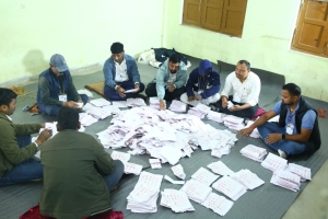 समानुपातिक तर्फ पनि रास्वपा अगाडि, मतगणना जारी