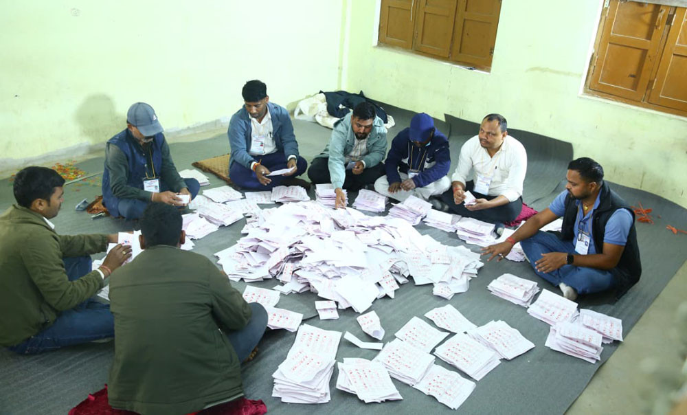 समानुपातिक तर्फ पनि रास्वपा अगाडि, मतगणना जारी