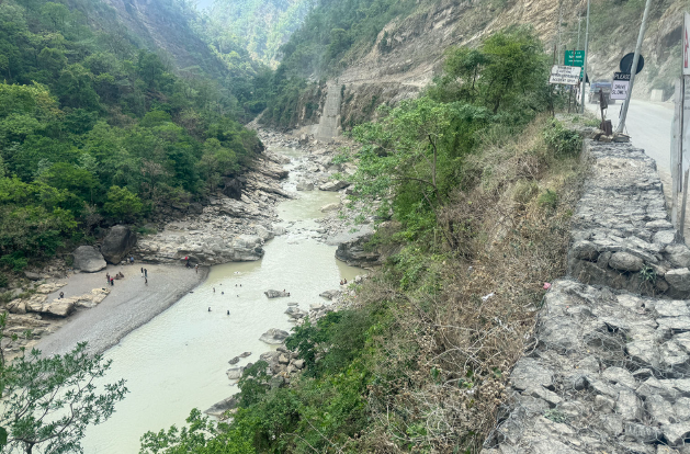 पाल्पास्थित तिनाउ खोलामा डुबेर दुई भारतीय पर्यटक बेपत्ता, खोजी कार्य जारी