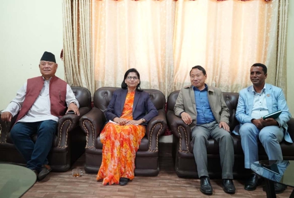 सरकारले ल्याउन लागेको अध्यादेशविरुद्ध साझा रणनीति बनाउन विपक्षी दलहरूबीच सिंहदरबारमा बैठक सुरु