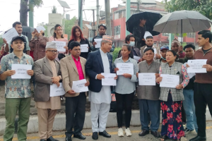 जातकै कारण कोठाबाट निकालिएकी दिपा नेपालीको ११ दिनदेखिको आन्दोलनः दलित आयोगको ऐक्यवद्धता