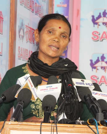 मेरो छोराको हिरासतमा हत्या गरियो, न्याय नपाएसम्म लास उठाउँदैनौः श्रीकृष्ण विश्वकर्माकी आमा बिन्दमाया विश्वकर्मा