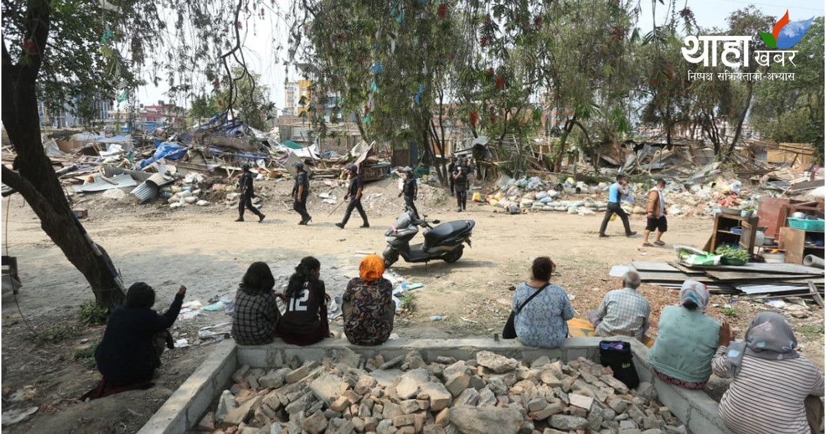 सुकुमबासी बस्तीबाट दर्जनौँ तेस्रोलिंगी विस्थापित, सुरक्षित आवासको माग